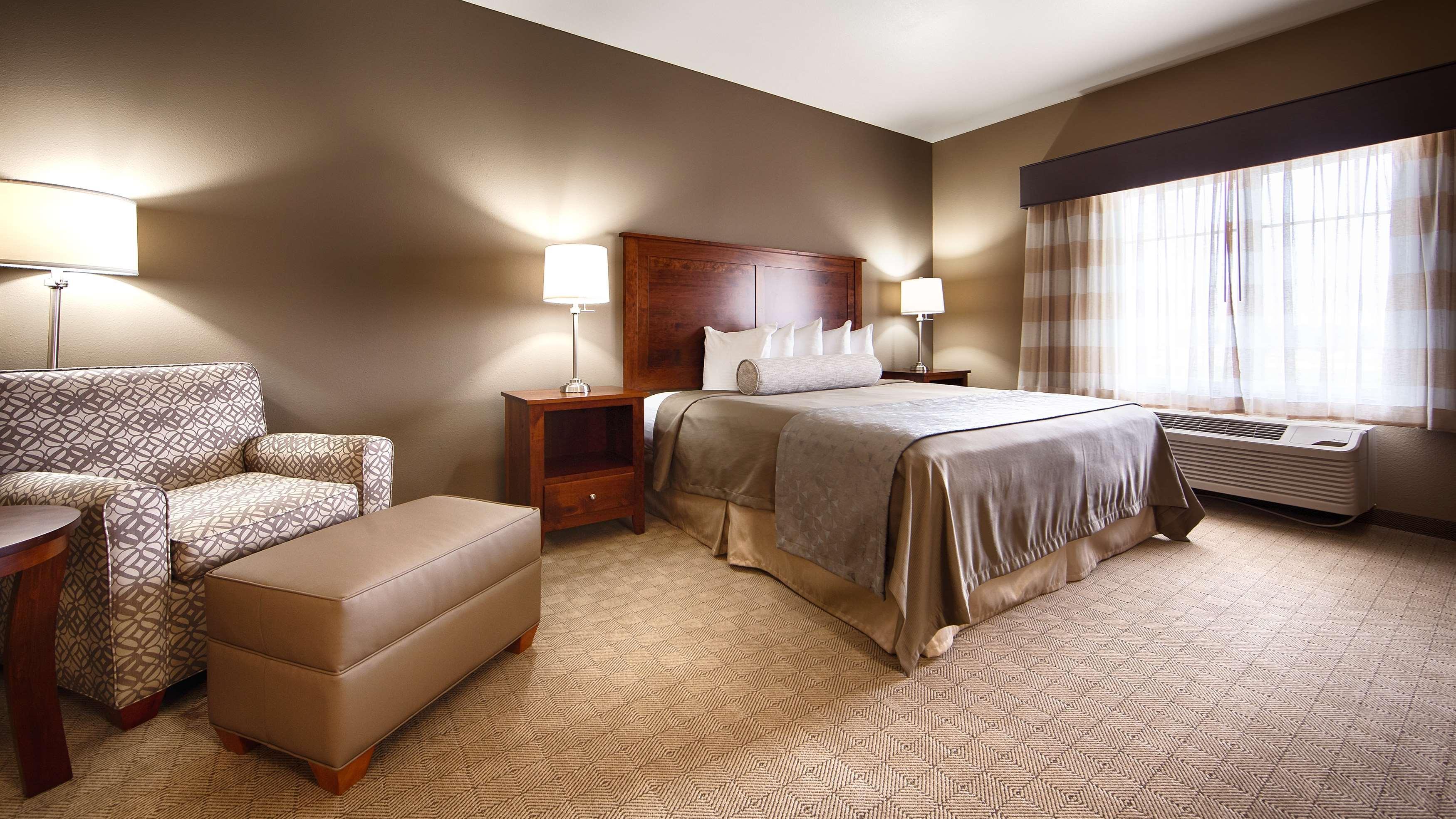 Best Western Plus Green Mill Village Hotel & Suites Arcola Экстерьер фото