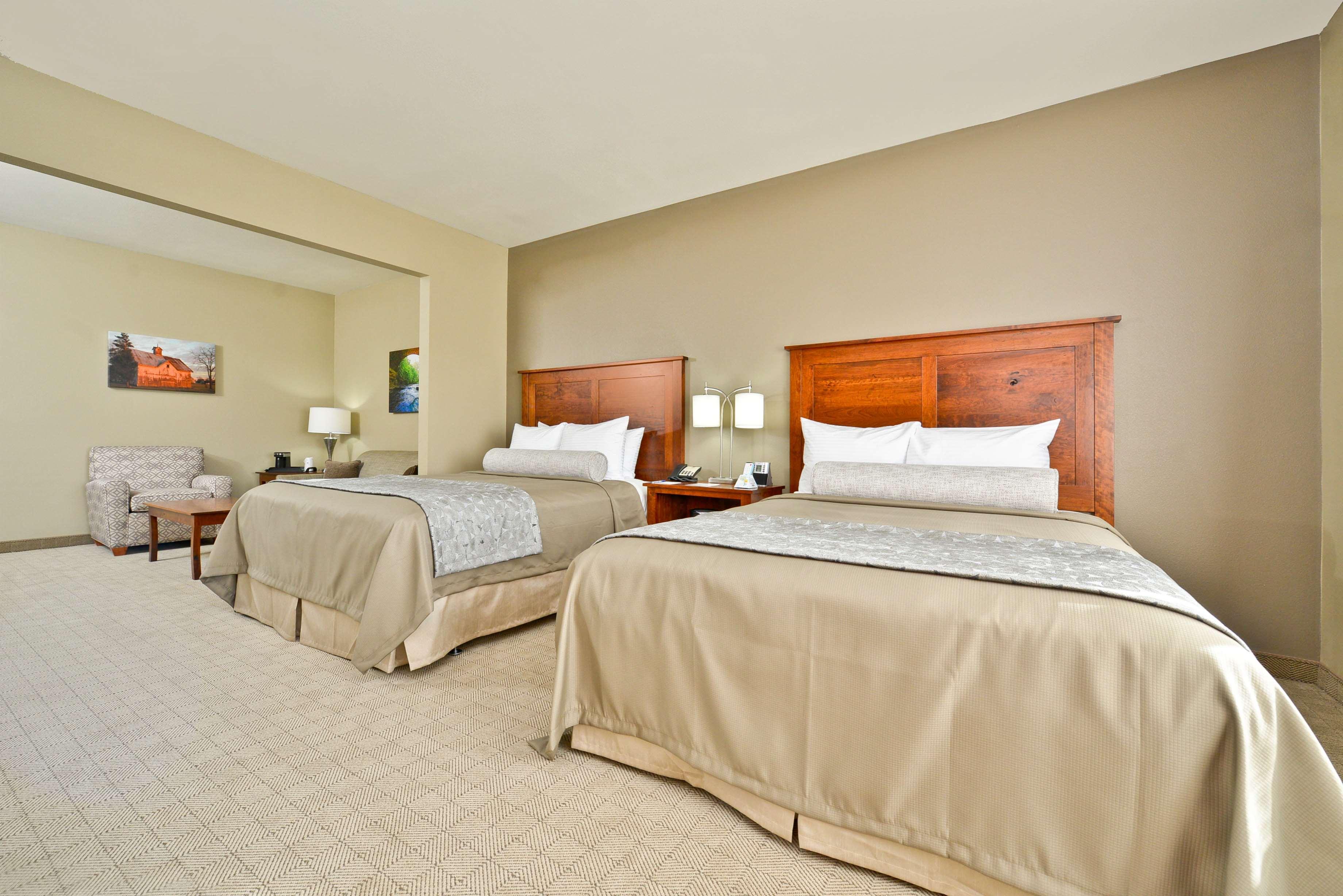 Best Western Plus Green Mill Village Hotel & Suites Arcola Экстерьер фото