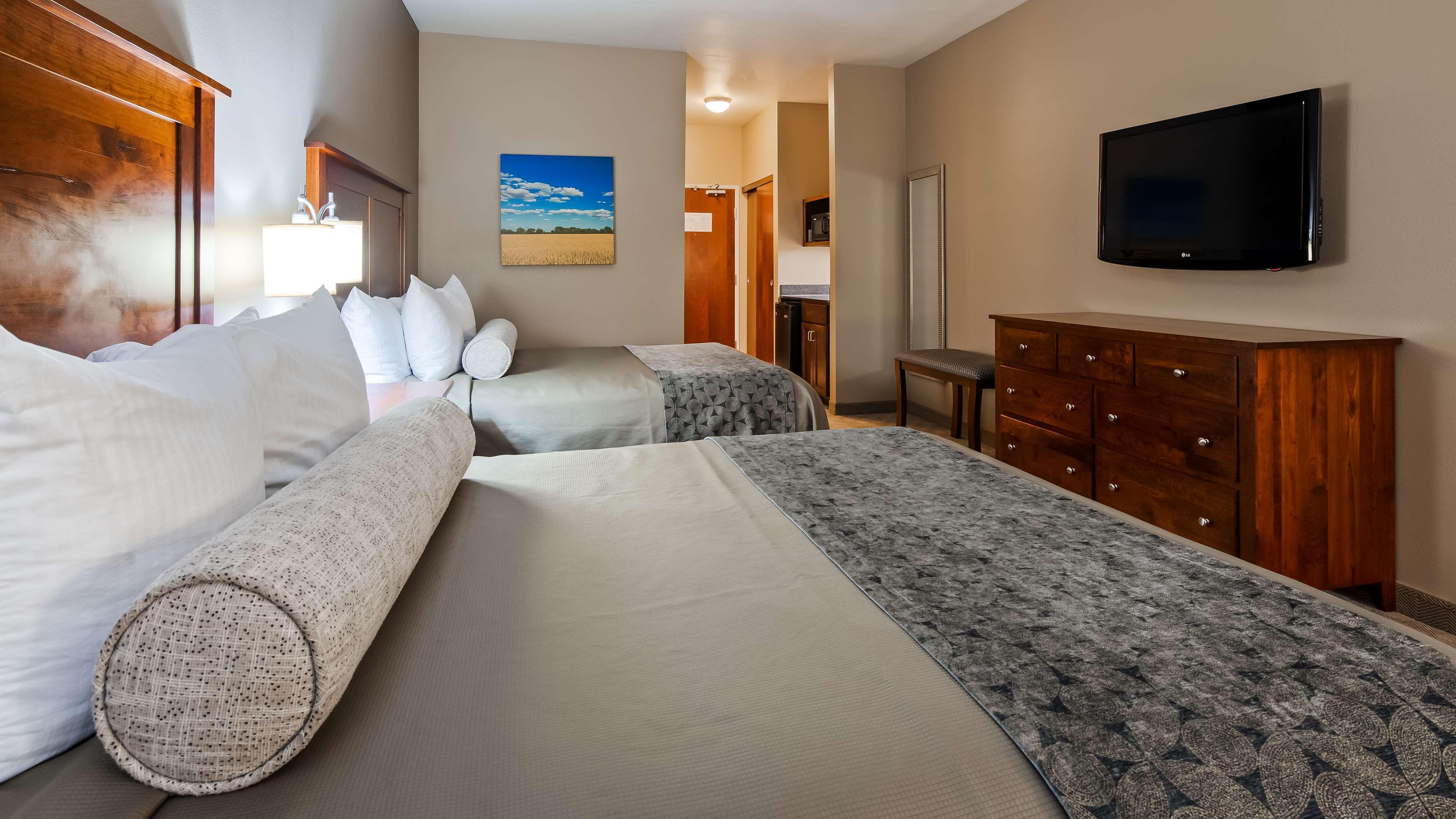 Best Western Plus Green Mill Village Hotel & Suites Arcola Экстерьер фото
