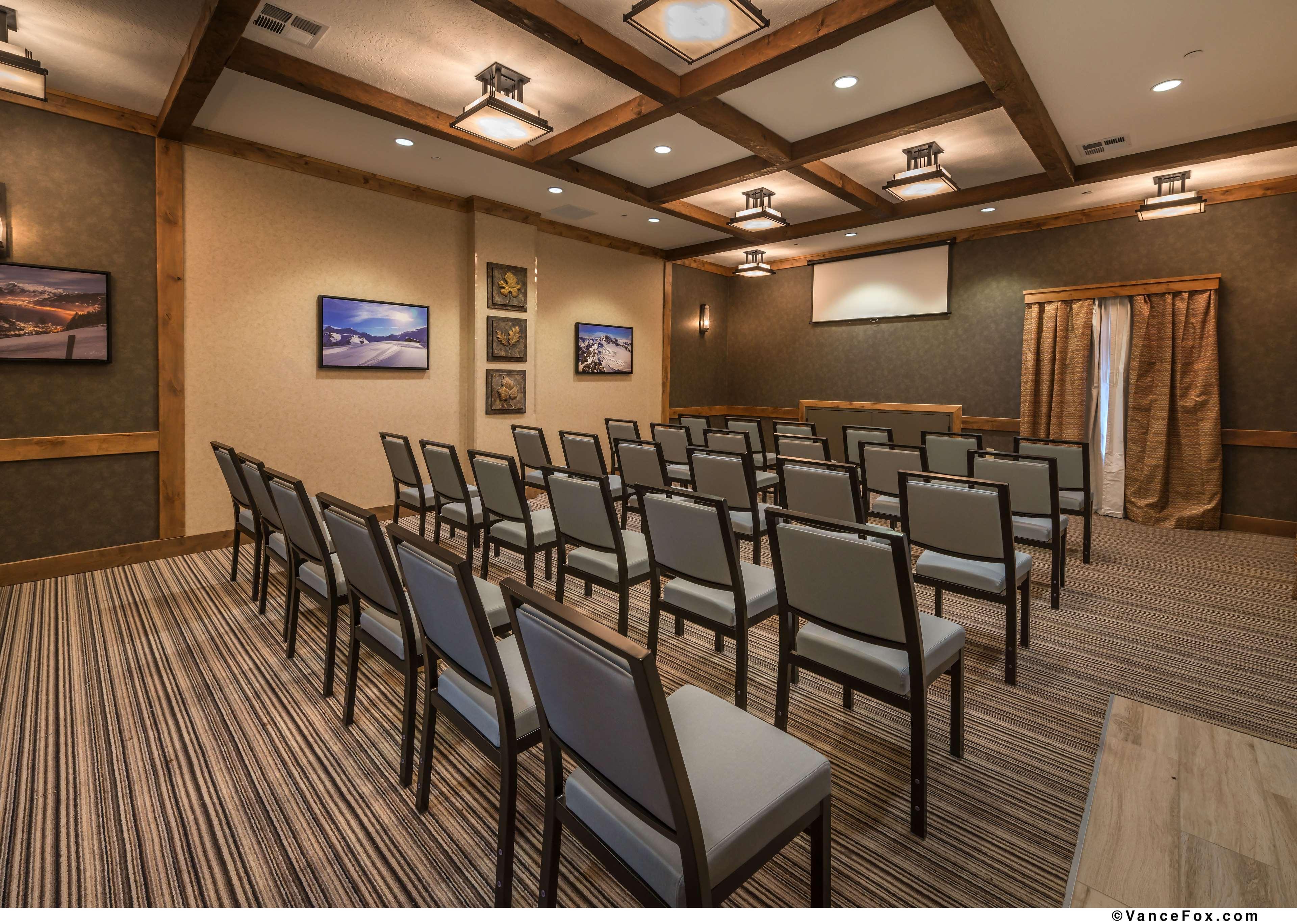 Best Western Plus Green Mill Village Hotel & Suites Arcola Экстерьер фото