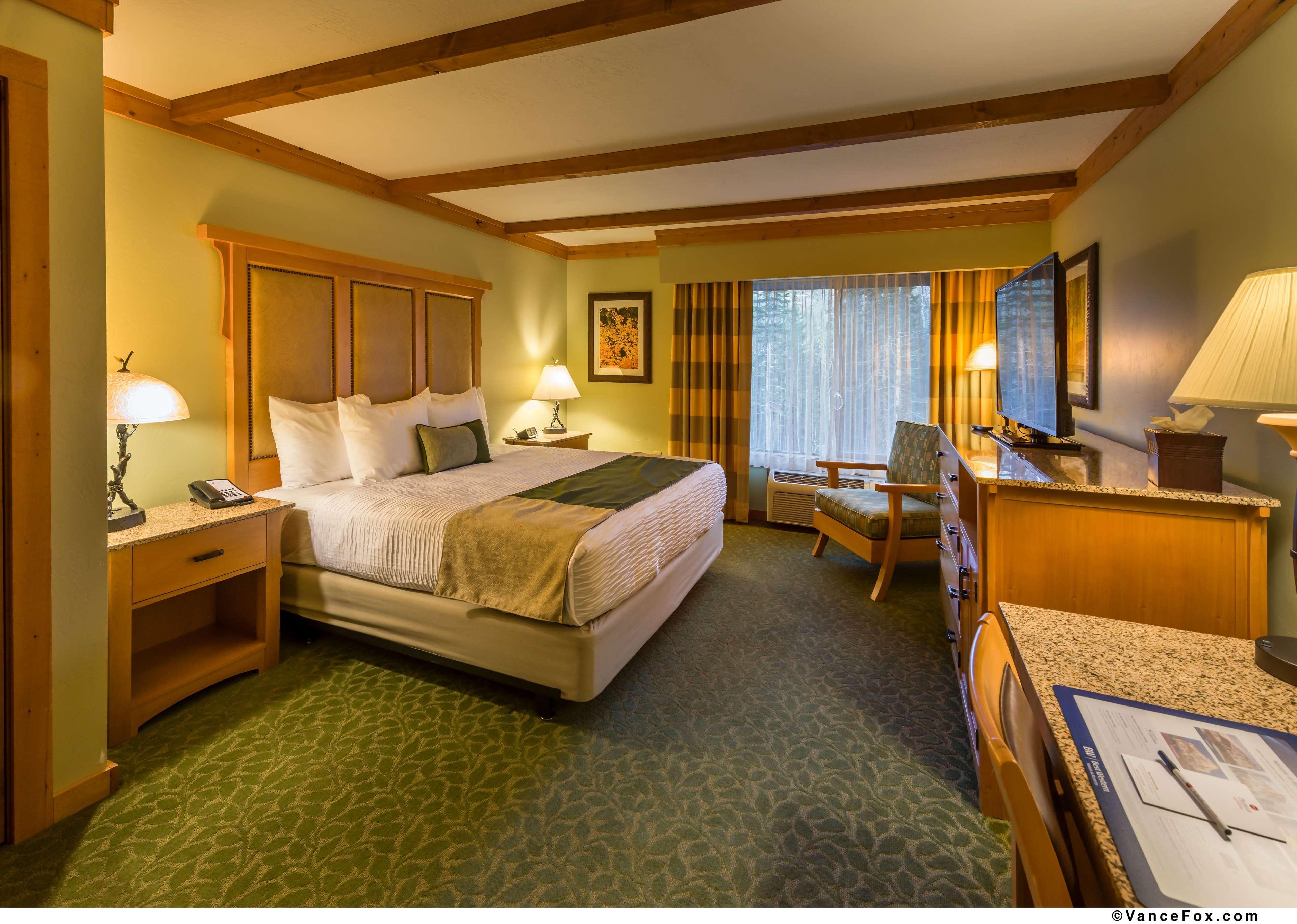Best Western Plus Green Mill Village Hotel & Suites Arcola Экстерьер фото