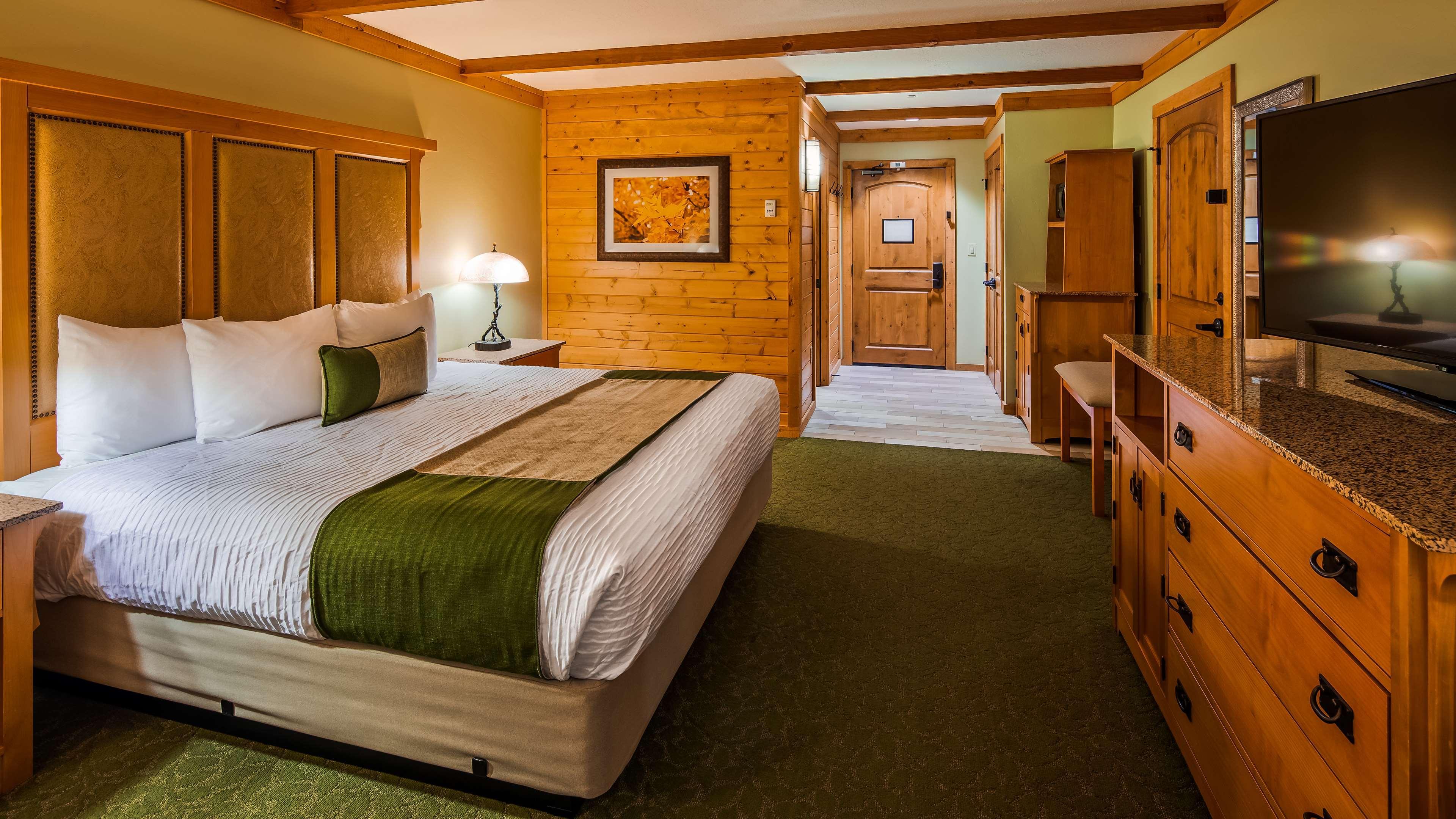 Best Western Plus Green Mill Village Hotel & Suites Arcola Экстерьер фото