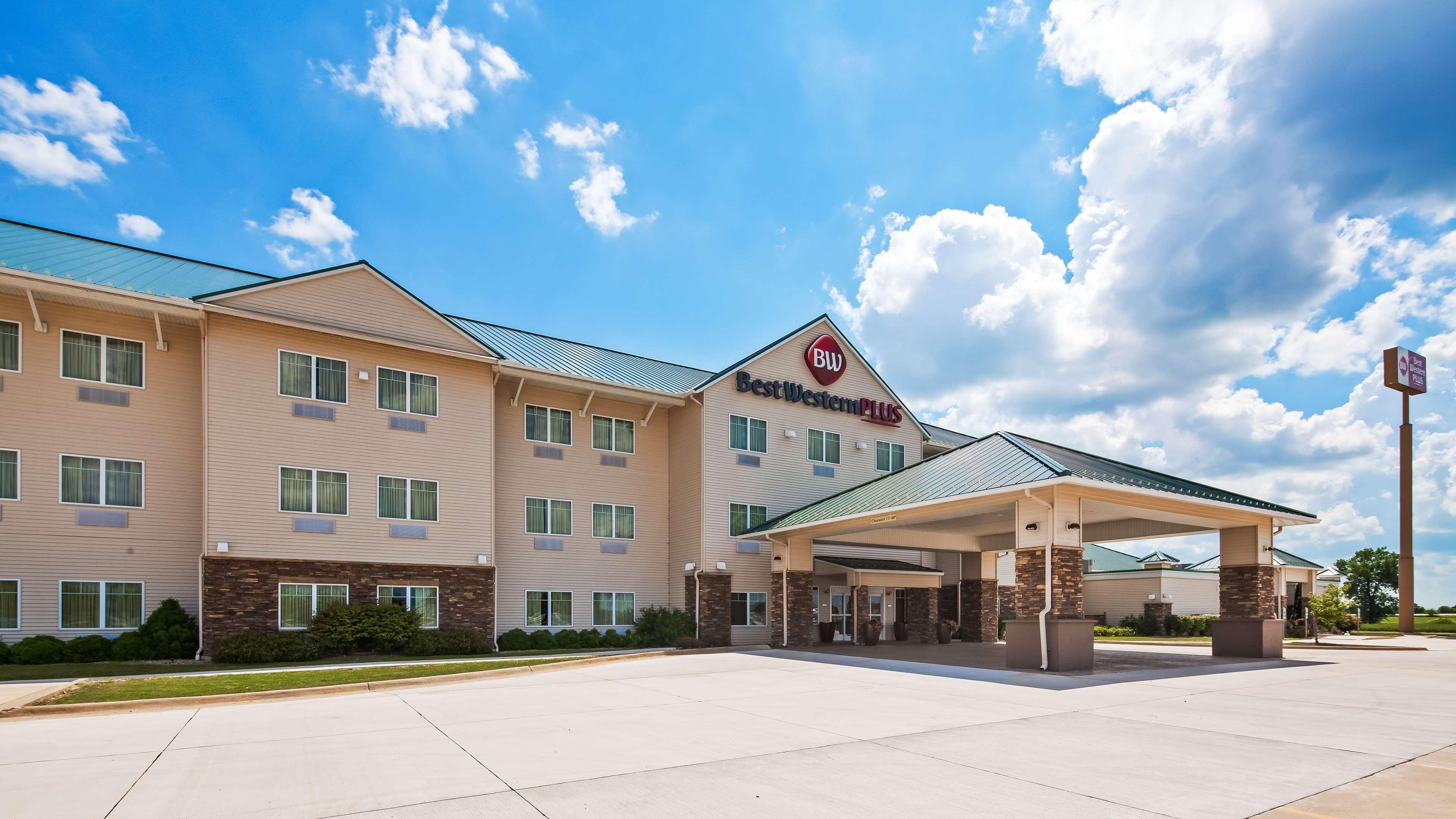 Best Western Plus Green Mill Village Hotel & Suites Arcola Экстерьер фото